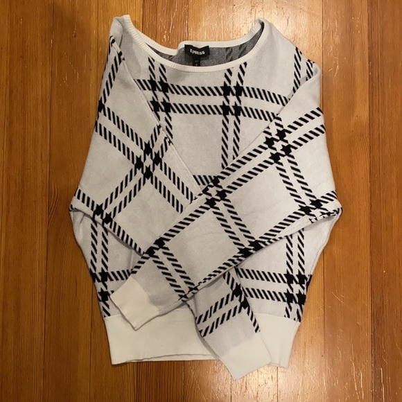 Express Sweater - Picture 2 of 5